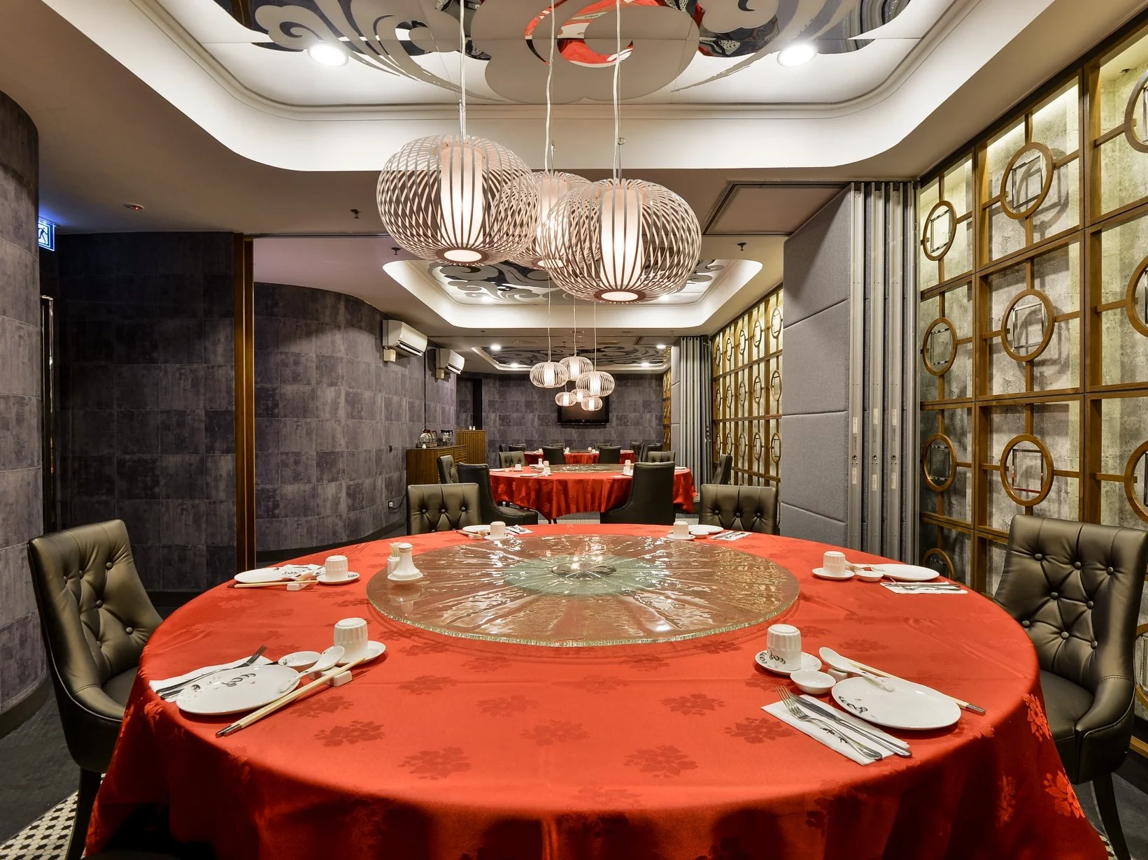  Yee Sang Restaurants